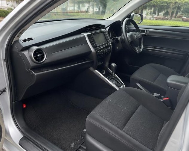 Toyota Axio 2018 — Interior